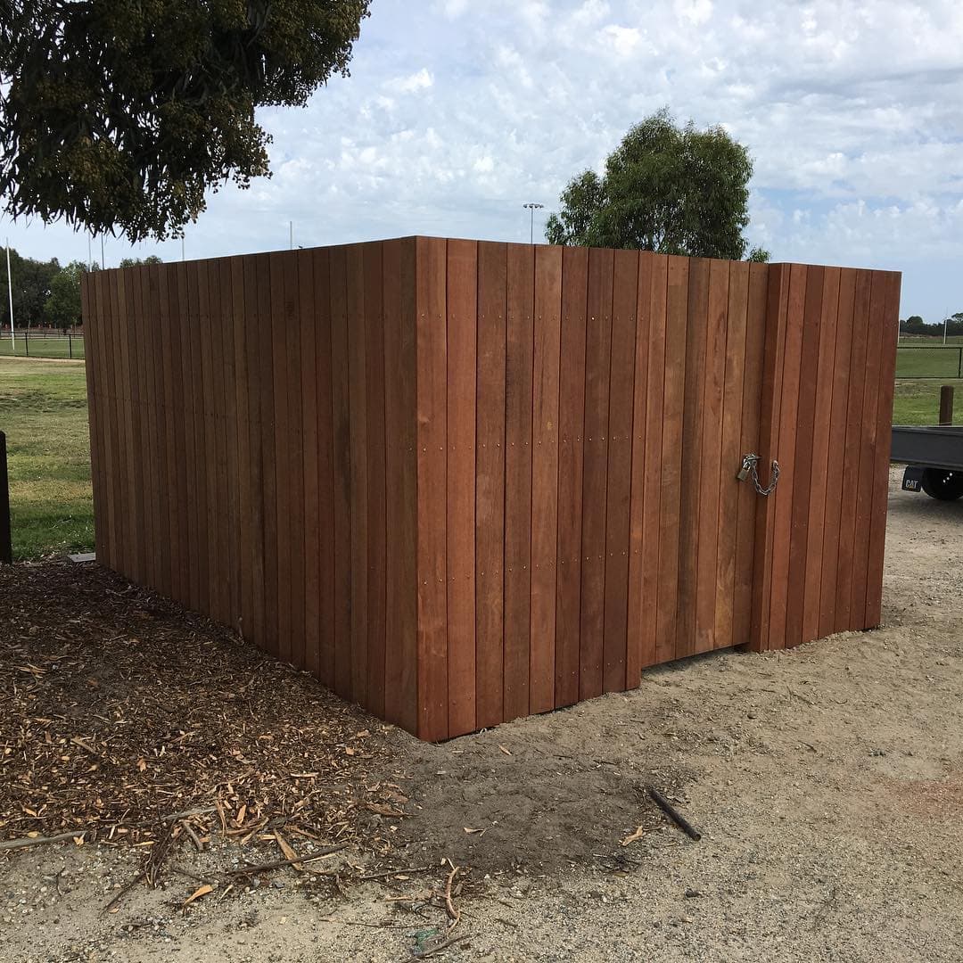 Merbau Feature Screen — Bentleigh East